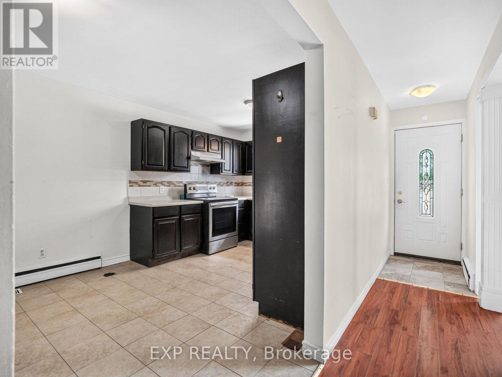 151 Wellington Street, Welland, Ontario  L3B 1B4 - Photo 7 - X13570986
