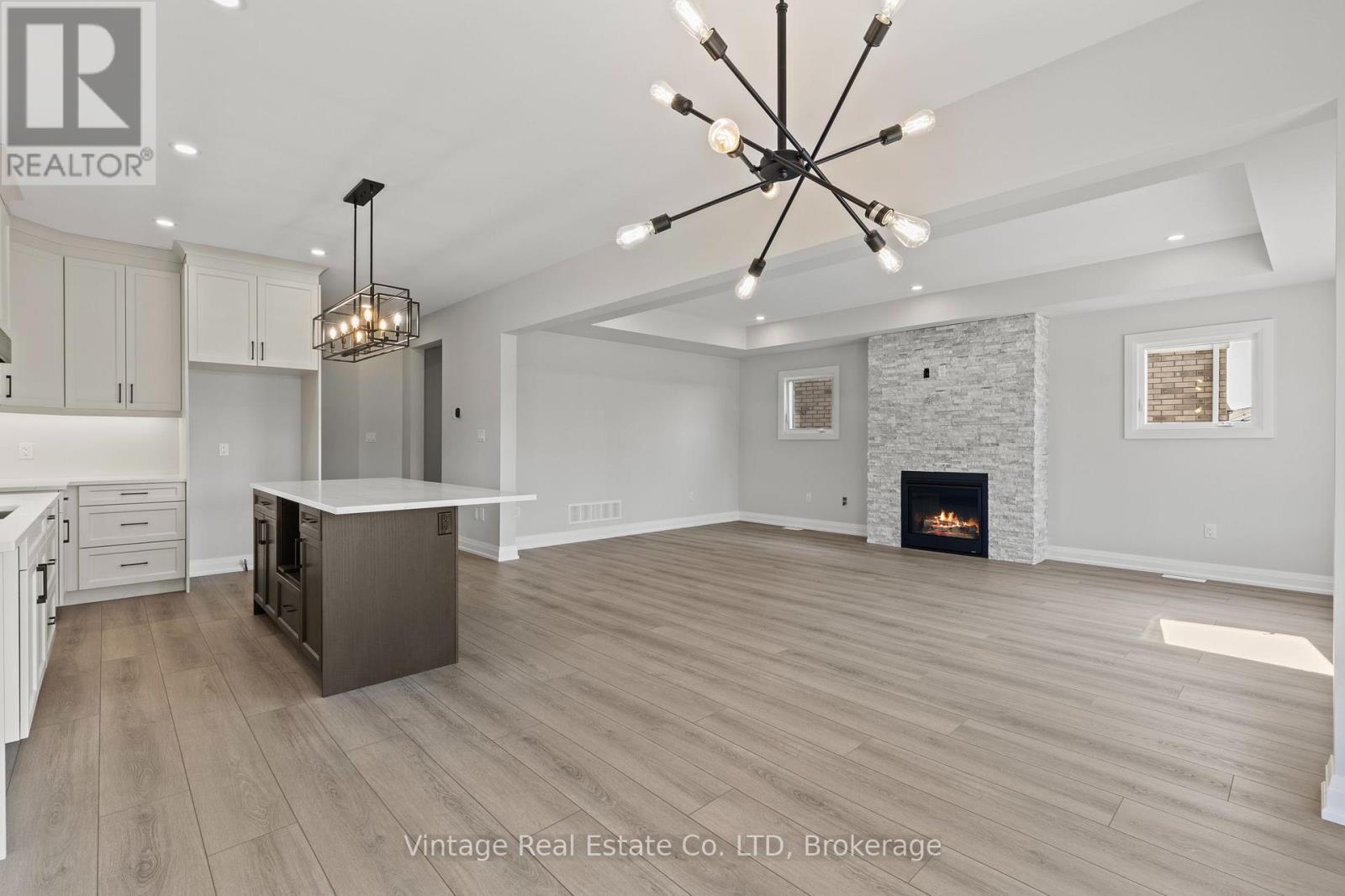 7455 Majestic Trail, Niagara Falls, Ontario  L2H 3V9 - Photo 10 - X13571020