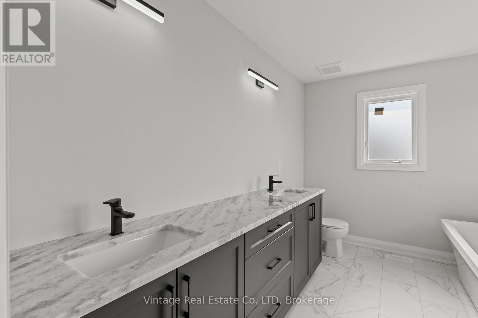 7455 Majestic Trail, Niagara Falls, Ontario  L2H 3V9 - Photo 16 - X13571020
