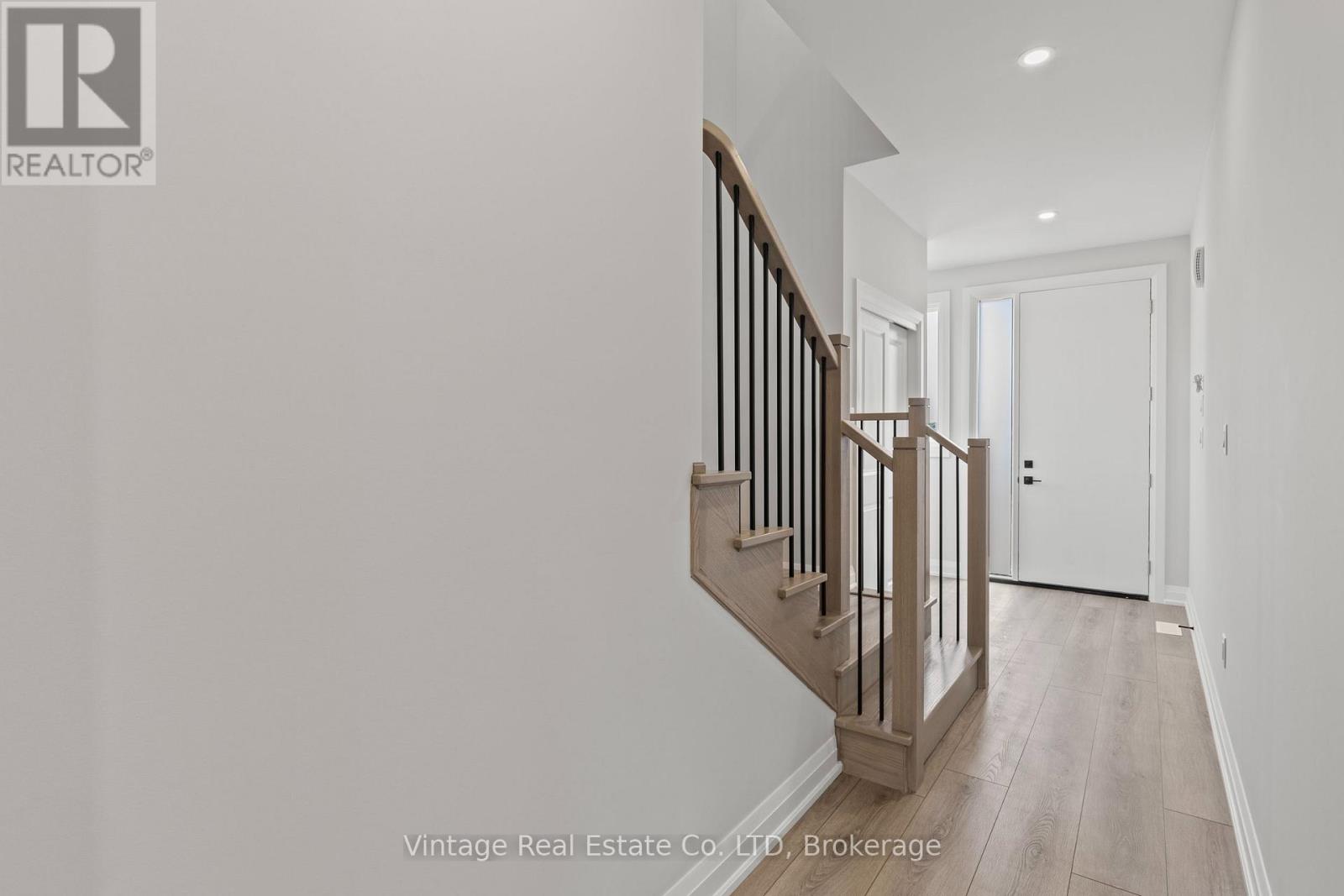 7455 Majestic Trail, Niagara Falls, Ontario  L2H 3V9 - Photo 3 - X13571020