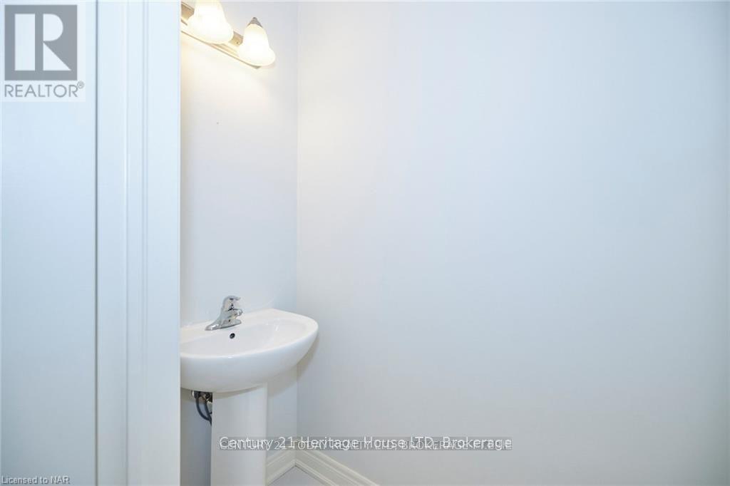 892 Burwell Street, Fort Erie, Ontario  L2A 1N1 - Photo 11 - X13571098