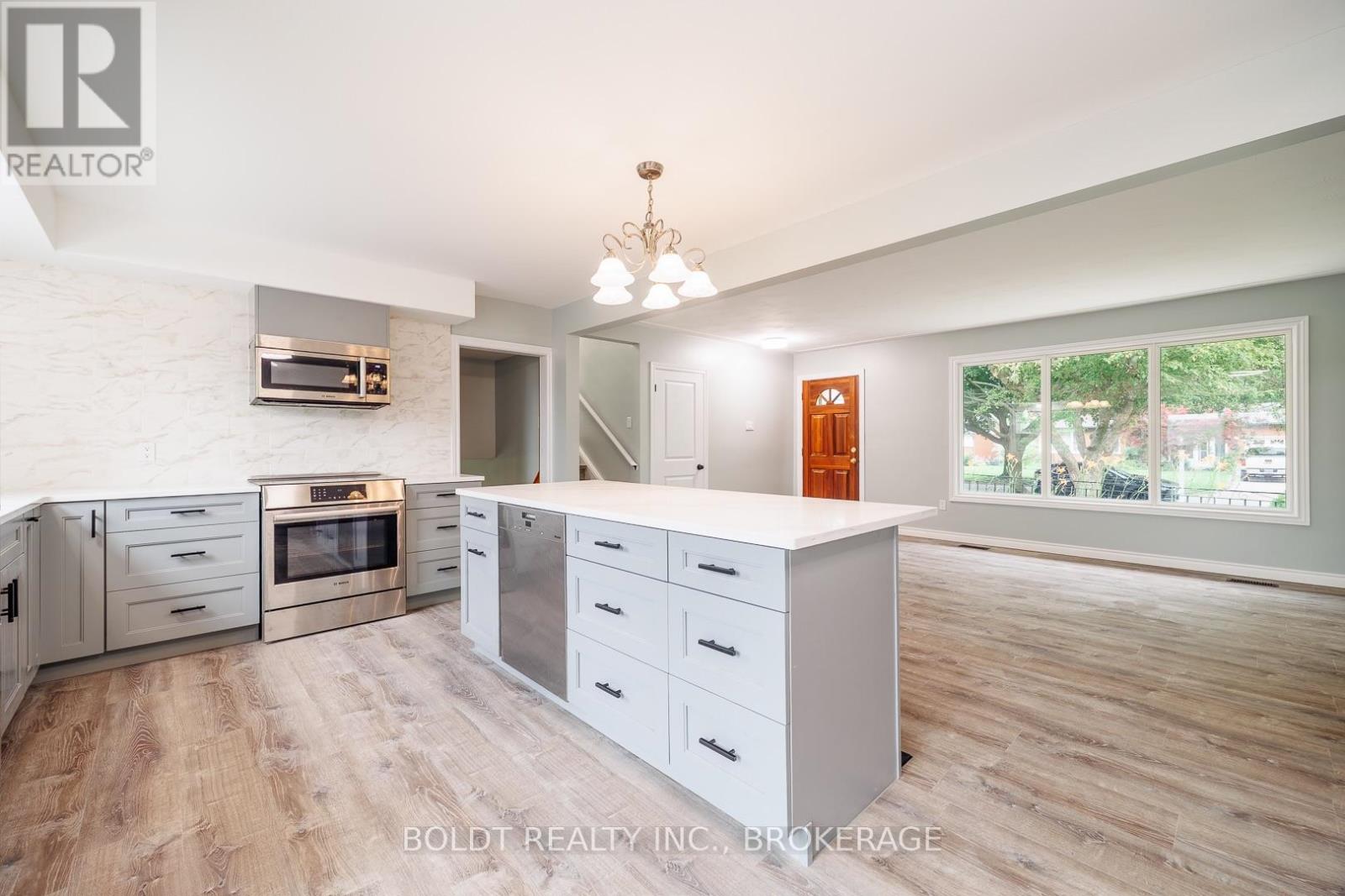 8 Pamela Drive, Thorold, Ontario  L2V 2X8 - Photo 12 - X13571730