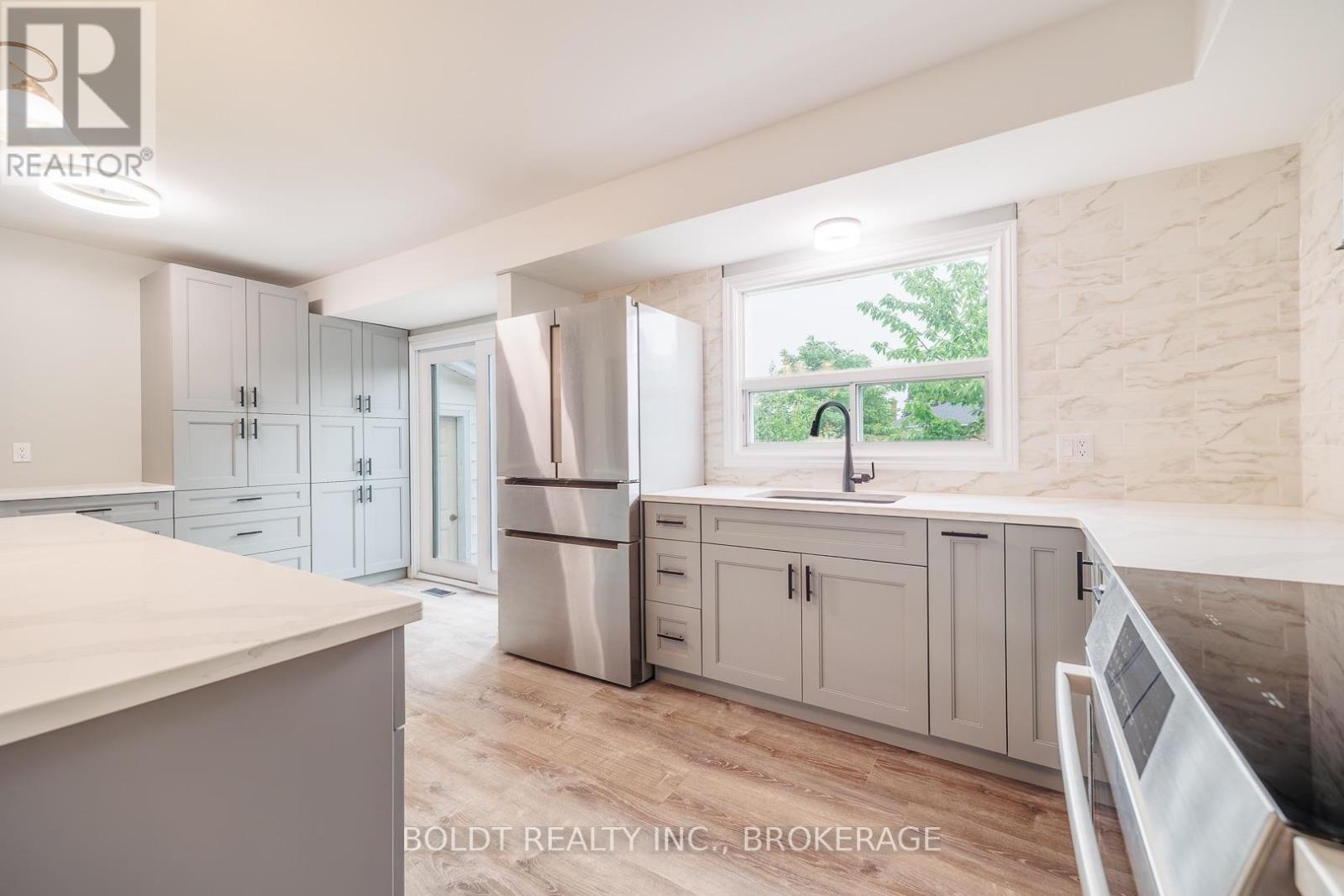 8 Pamela Drive, Thorold, Ontario  L2V 2X8 - Photo 14 - X13571730