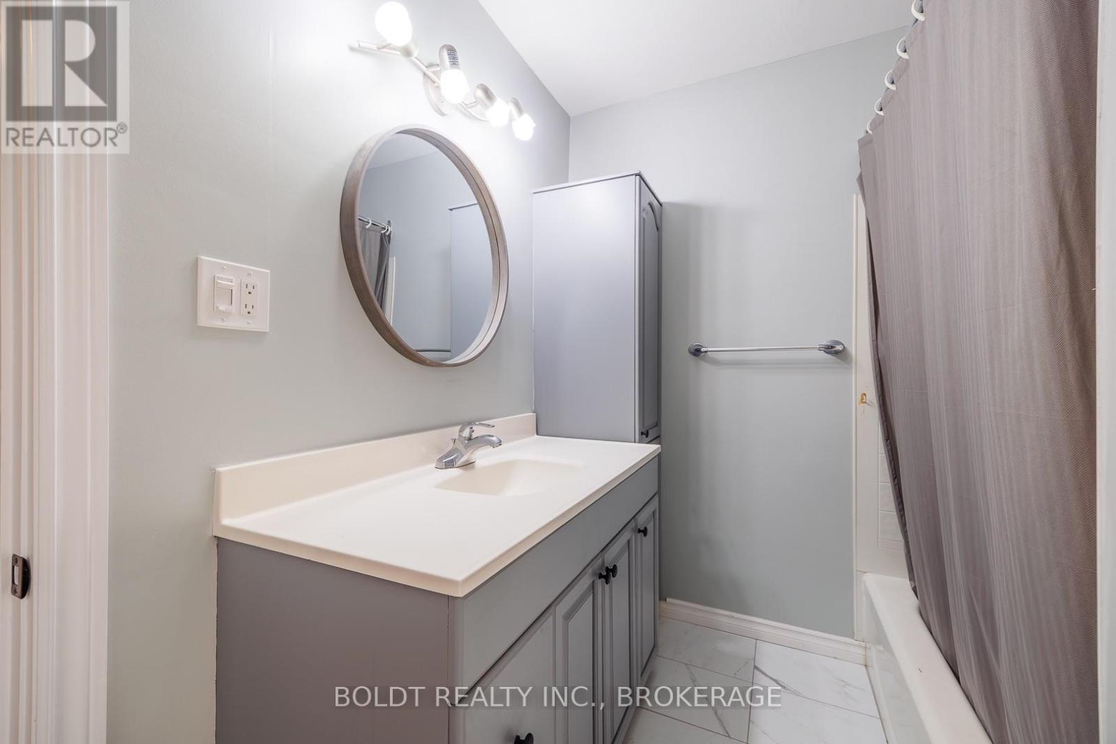8 Pamela Drive, Thorold, Ontario  L2V 2X8 - Photo 15 - X13571730