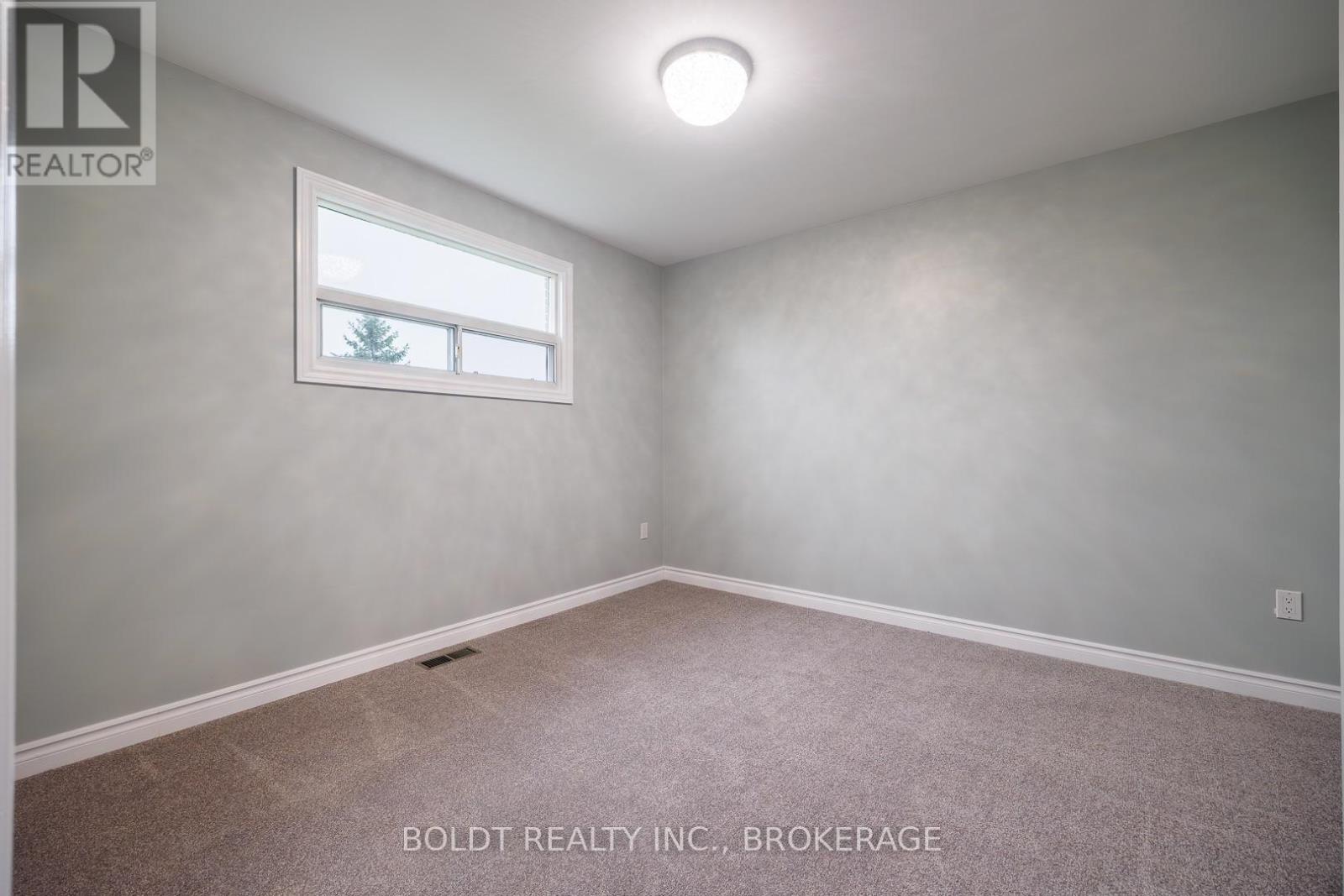8 Pamela Drive, Thorold, Ontario  L2V 2X8 - Photo 16 - X13571730