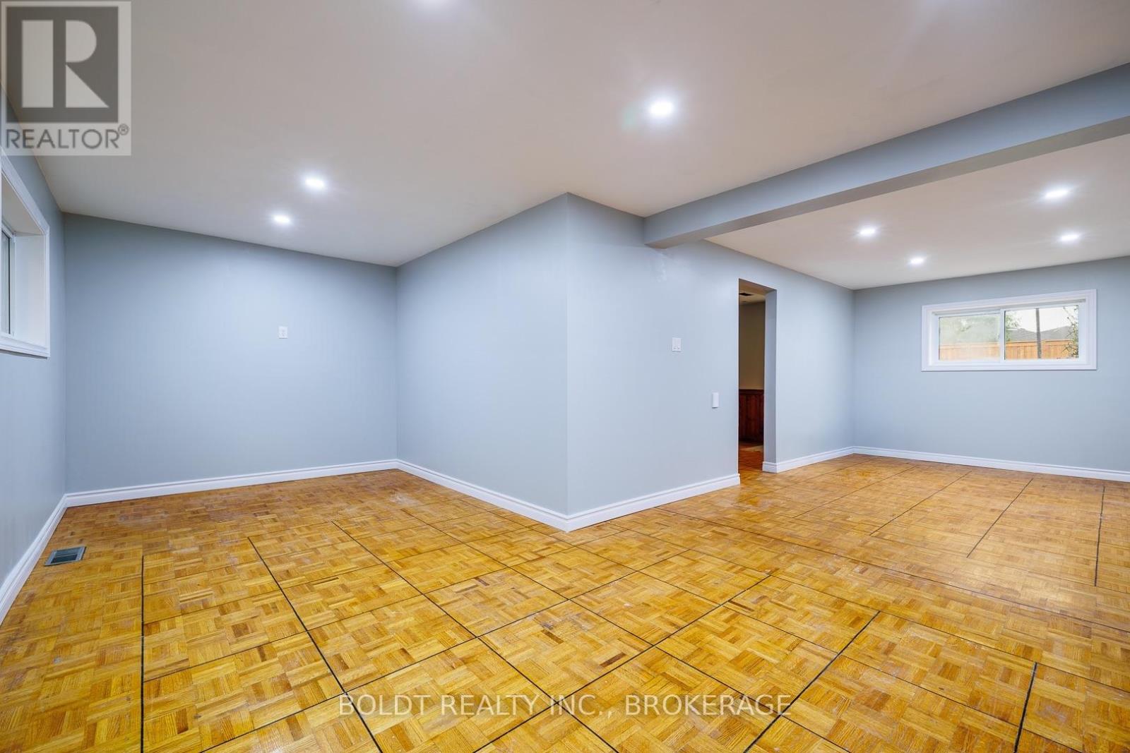 8 Pamela Drive, Thorold, Ontario  L2V 2X8 - Photo 21 - X13571730