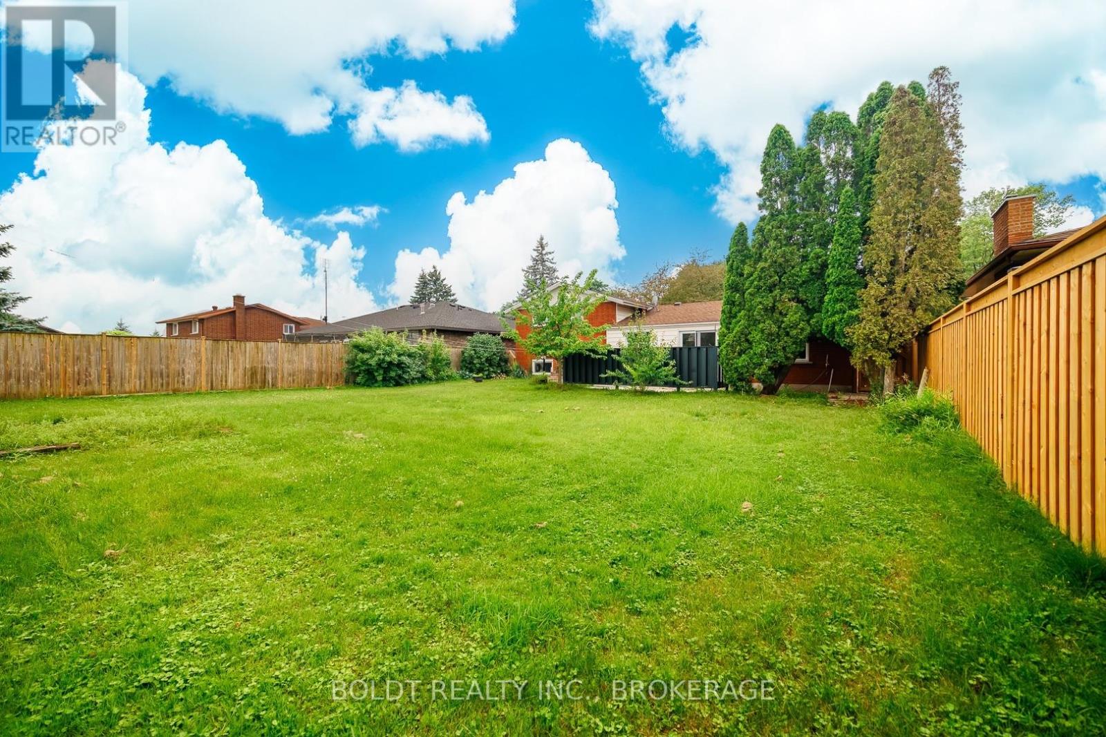 8 Pamela Drive, Thorold, Ontario  L2V 2X8 - Photo 7 - X13571730