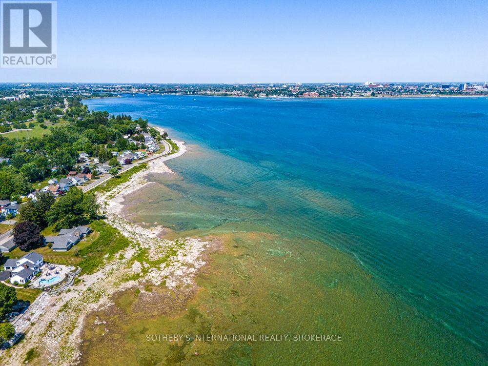 SS LAKESHORE ROAD, Fort Erie, Ontario