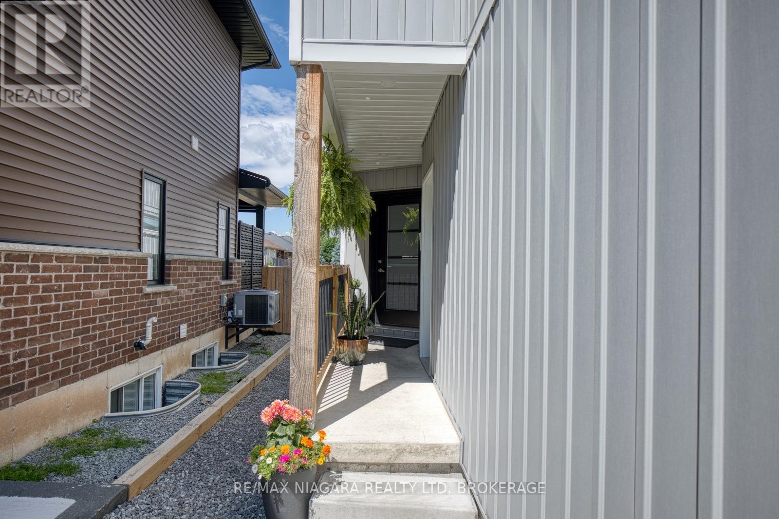 641 Clare Avenue, Welland, Ontario  L3C 3B9 - Photo 3 - X13571932
