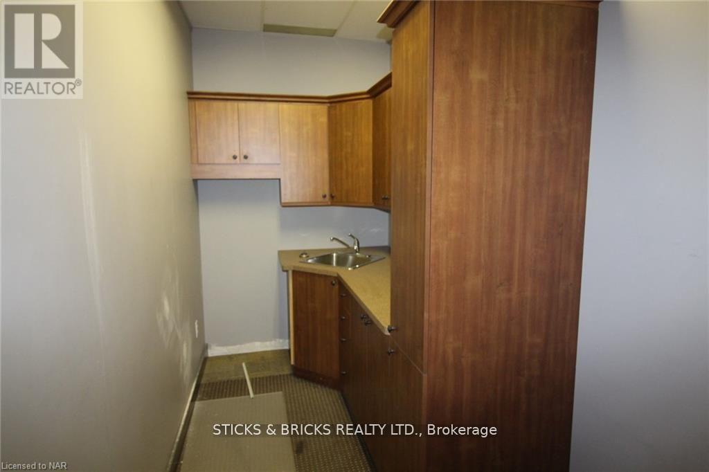 201 - 4673 Ontario Avenue, Niagara Falls, Ontario  L2E 3R1 - Photo 5 - X13572170