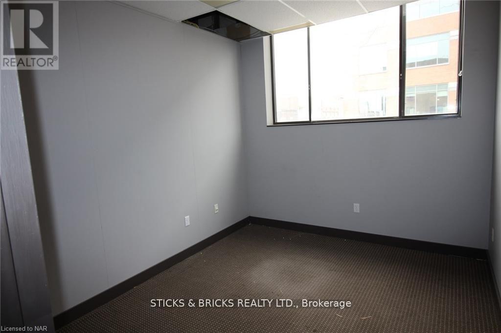 201 - 4673 Ontario Avenue, Niagara Falls, Ontario  L2E 3R1 - Photo 6 - X13572170