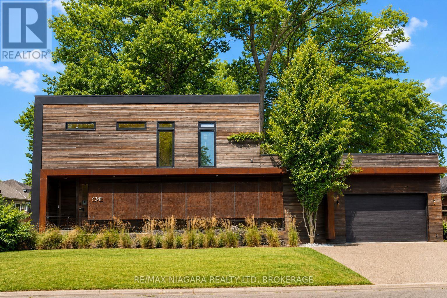 1 TIMBER LANE, St. Catharines, Ontario