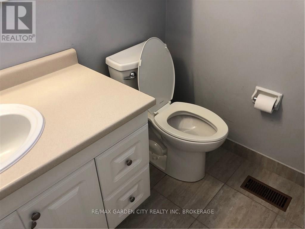 29 St. Hilda's Court, St. Catharines, Ontario  L2R 7H1 - Photo 13 - X13573308
