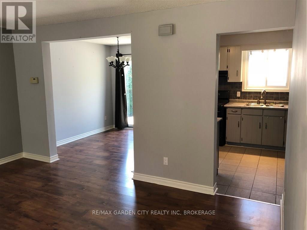 29 St. Hilda's Court, St. Catharines, Ontario  L2R 7H1 - Photo 4 - X13573308