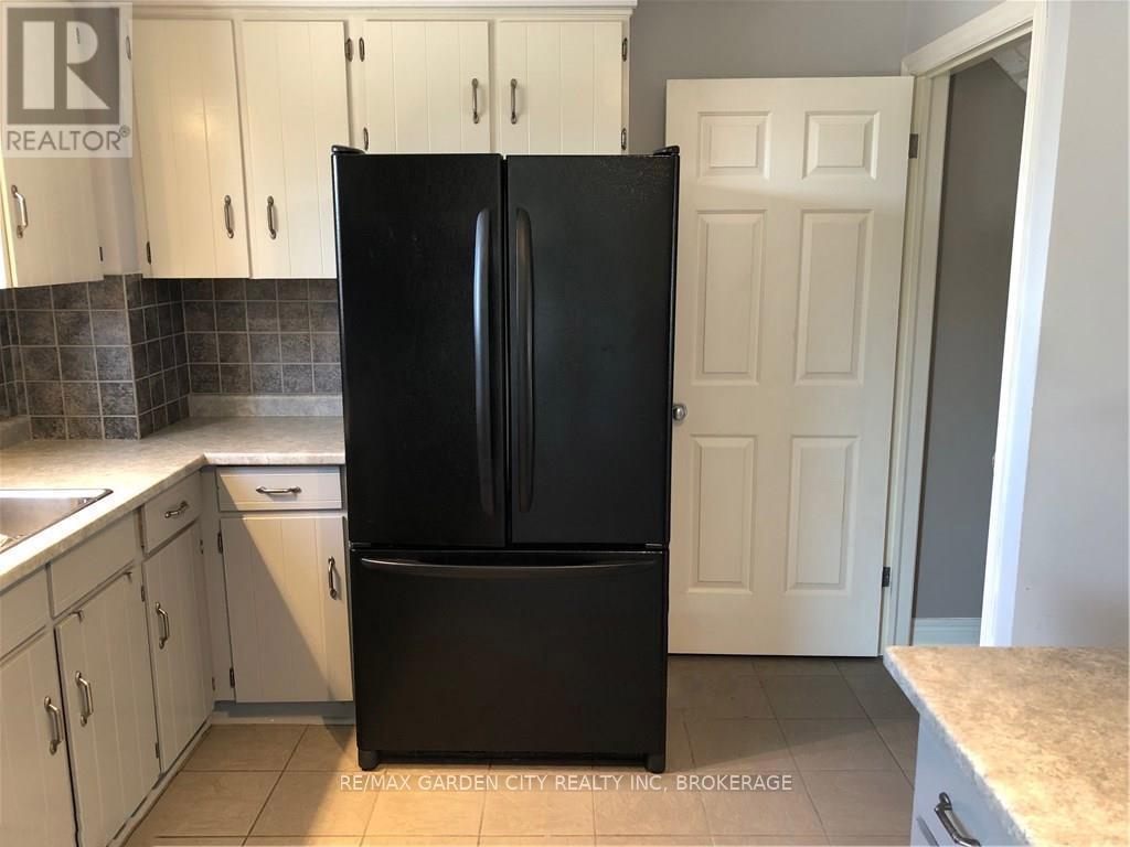 29 St. Hilda's Court, St. Catharines, Ontario  L2R 7H1 - Photo 7 - X13573308
