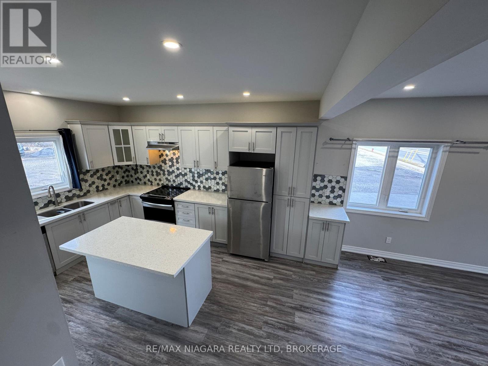 1 Upper - 8196 Mcleod Road, Niagara Falls, Ontario  L2H 3T6 - Photo 16 - X13573718