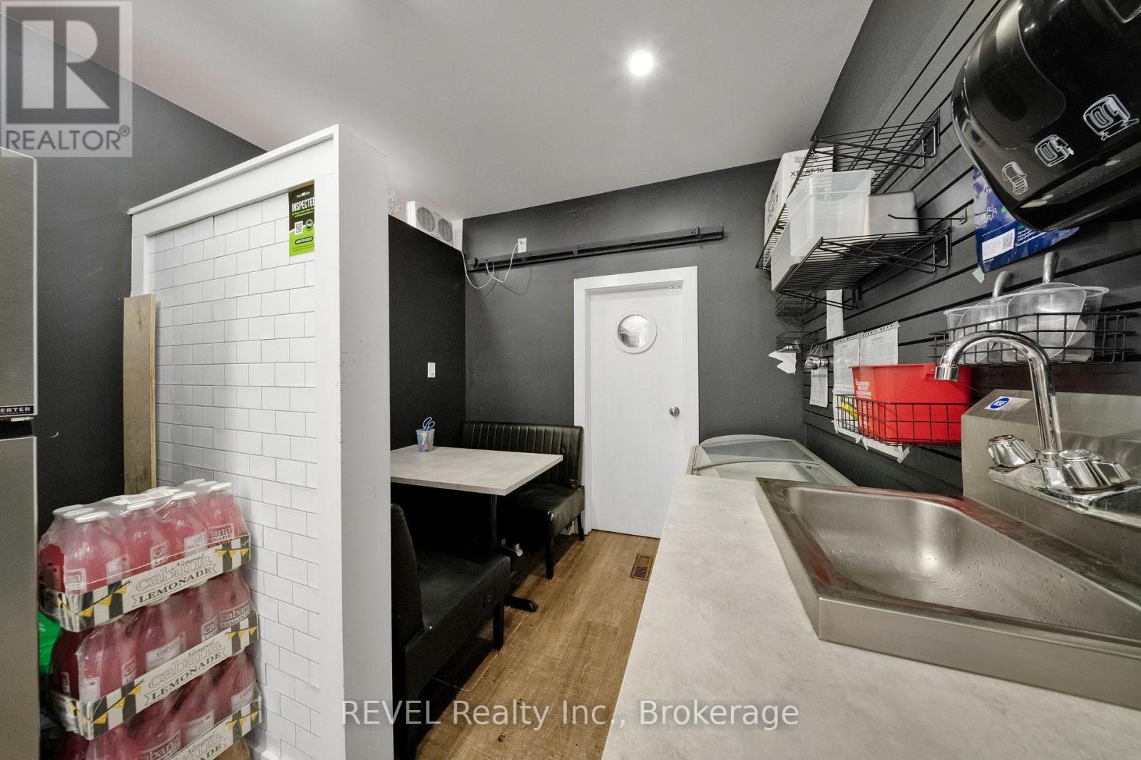 15 Queen Street, Niagara-On-The-Lake, Ontario  L0S 1J0 - Photo 19 - X13574078