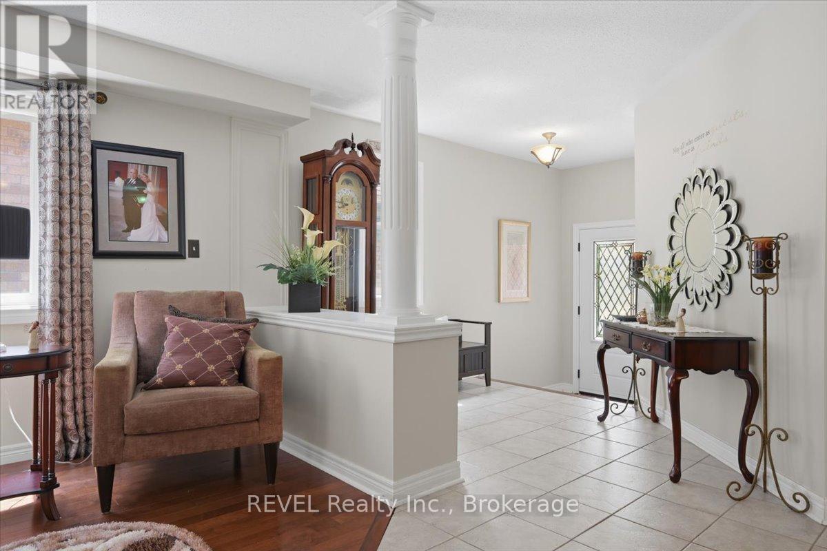 4819 Bloomburg Drive, Mississauga, Ontario  L5M 7K4 - Photo 6 - W13574378