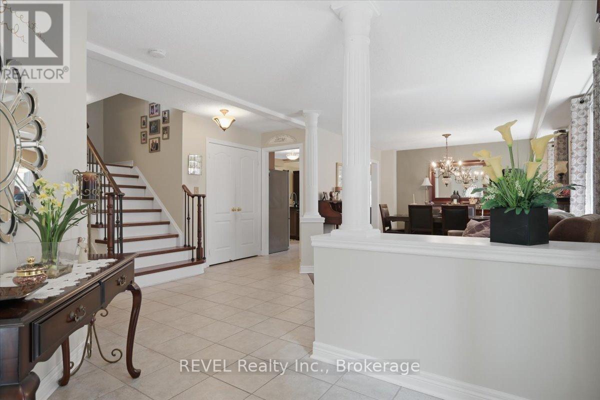4819 Bloomburg Drive, Mississauga, Ontario  L5M 7K4 - Photo 7 - W13574378