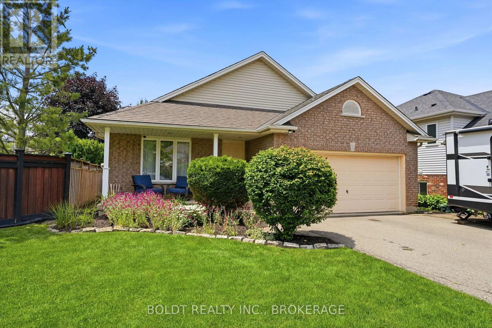 22 GRAVES CRESCENT, St. Catharines, Ontario