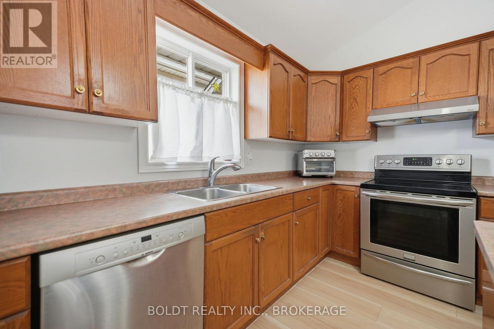 22 Graves Crescent, St. Catharines, Ontario  L2S 3Z6 - Photo 15 - X13574508