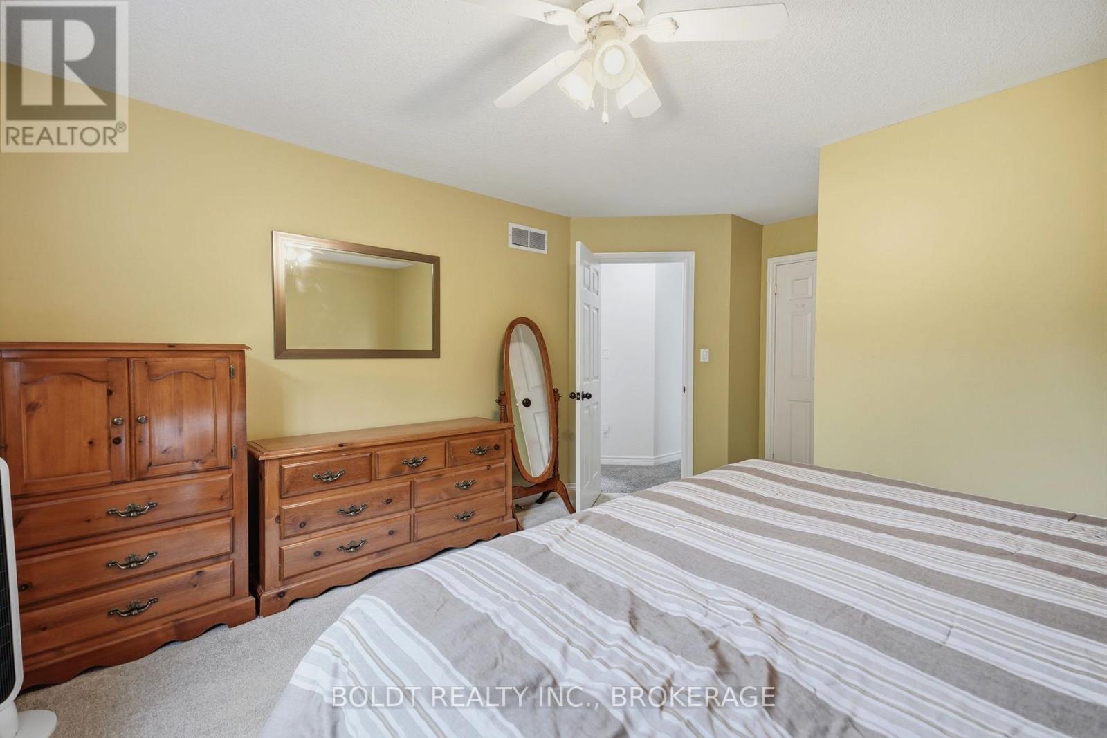 22 Graves Crescent, St. Catharines, Ontario  L2S 3Z6 - Photo 22 - X13574508