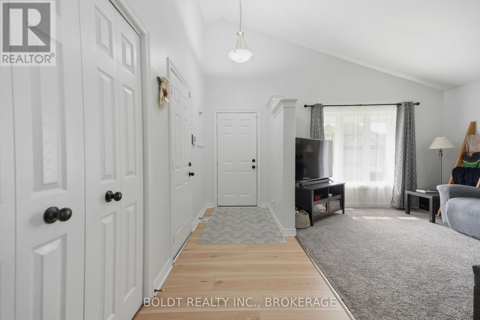 22 Graves Crescent, St. Catharines, Ontario  L2S 3Z6 - Photo 6 - X13574508