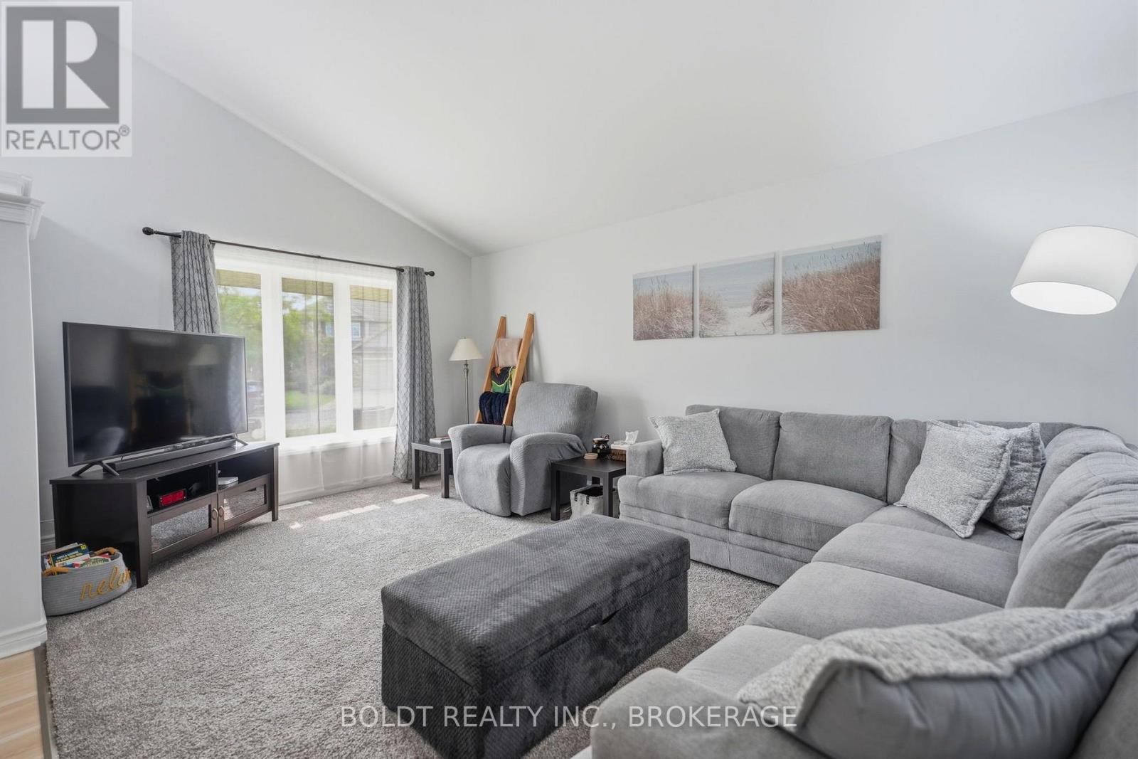 22 Graves Crescent, St. Catharines, Ontario  L2S 3Z6 - Photo 7 - X13574508