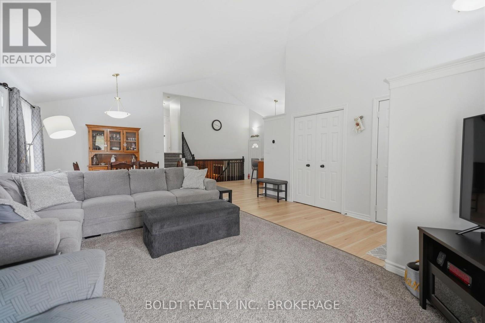 22 Graves Crescent, St. Catharines, Ontario  L2S 3Z6 - Photo 8 - X13574508