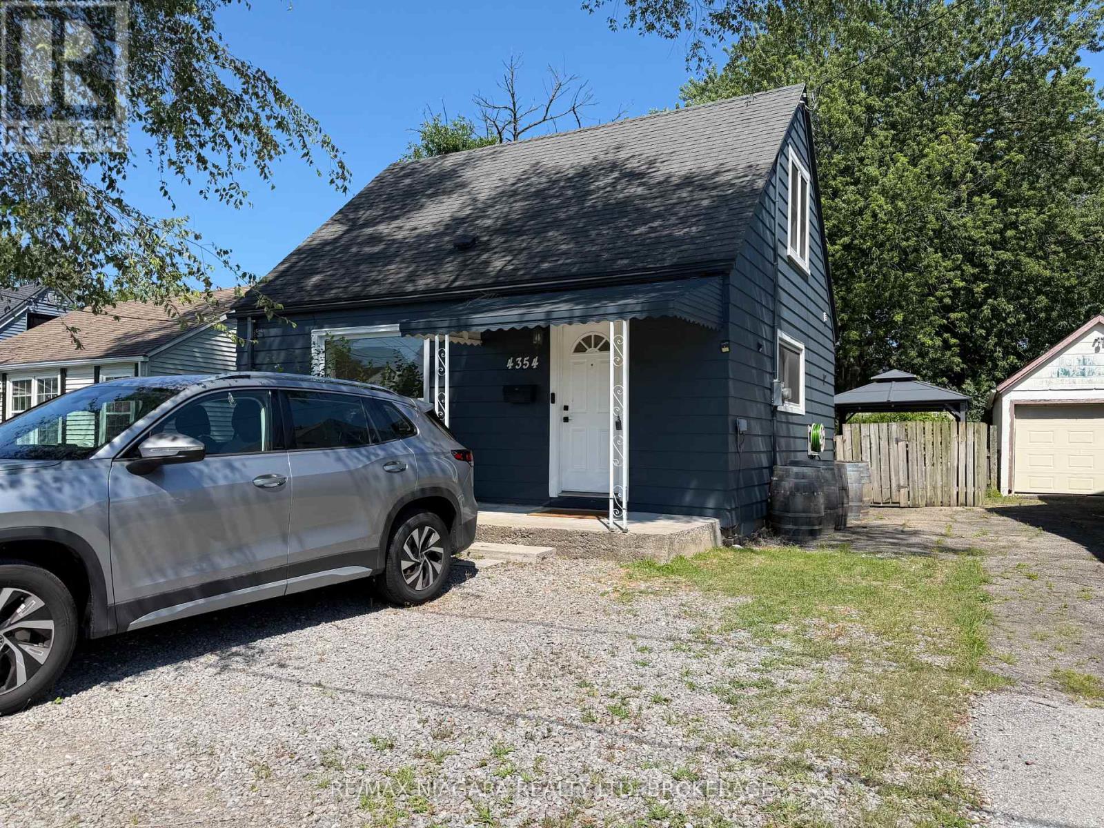 4354 Fifth Avenue, Niagara Falls, Ontario  L2E 4R2 - Photo 2 - X13574568