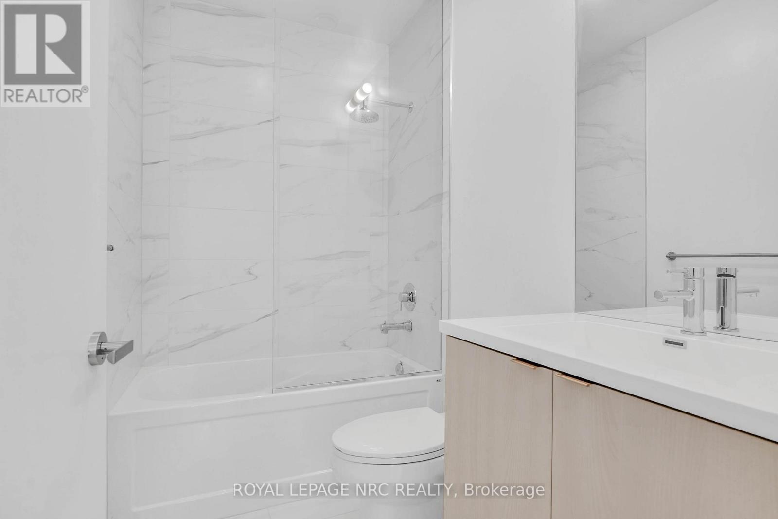 6908 - 138 Downes Street, Toronto, Ontario  M5E 0E4 - Photo 28 - C13574944