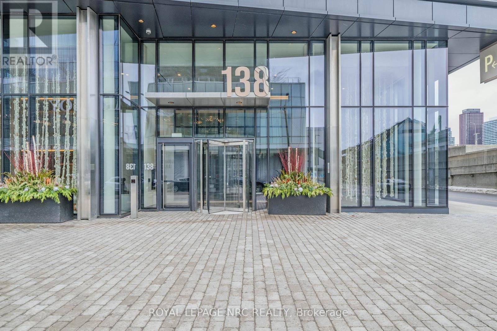 6908 - 138 Downes Street, Toronto, Ontario  M5E 0E4 - Photo 3 - C13574944