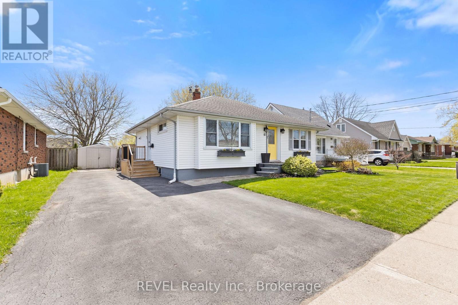 41 Rose Avenue, Thorold, Ontario  L2V 3C7 - Photo 2 - X13575180