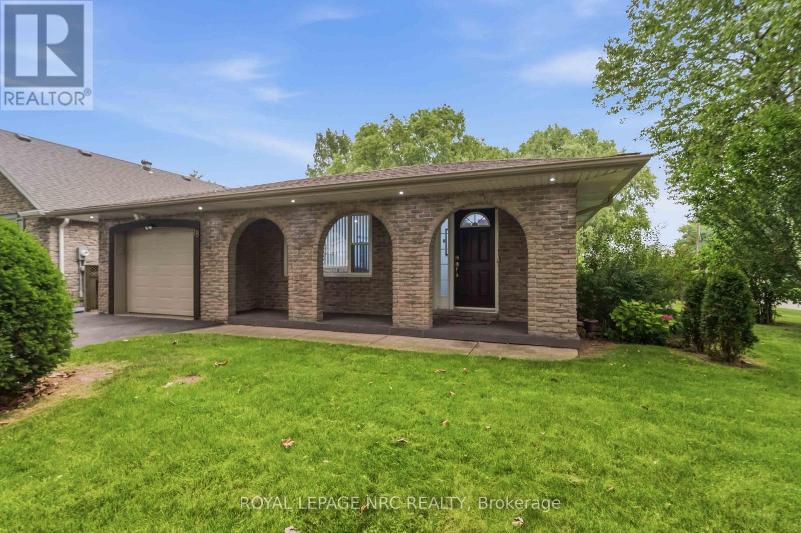18 October Drive, St. Catharines, Ontario  L2N 6T2 - Photo 2 - X13575188