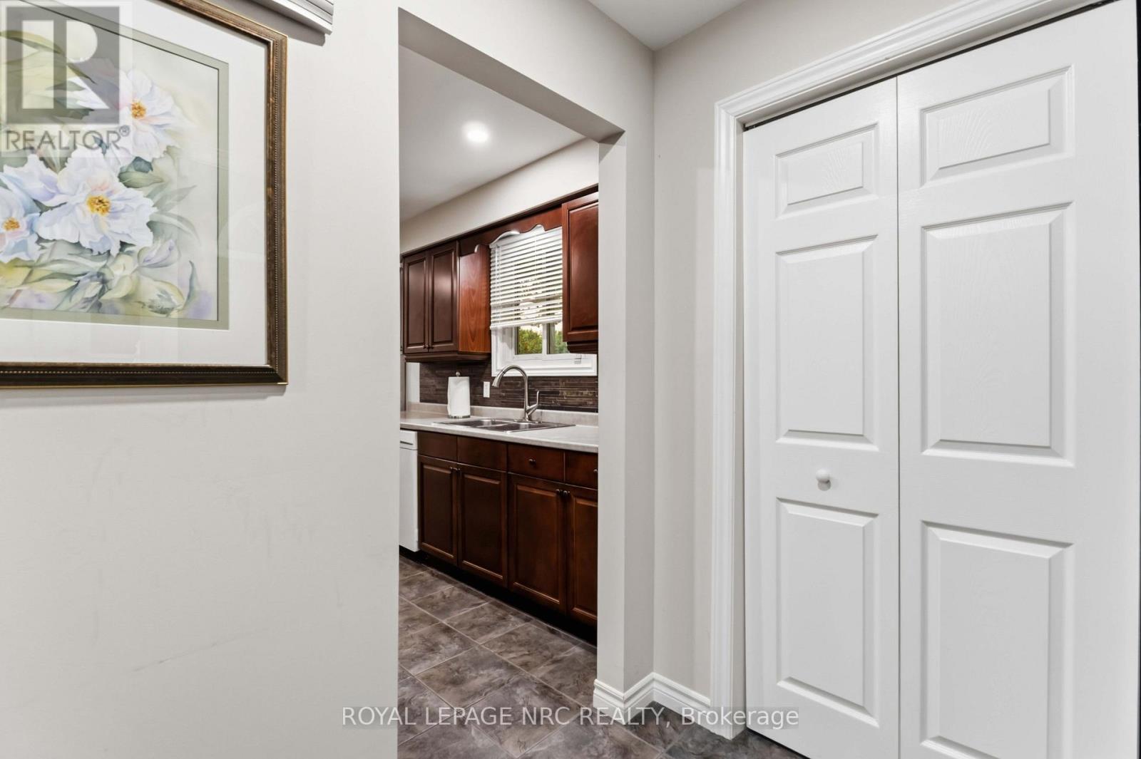 18 October Drive, St. Catharines, Ontario  L2N 6T2 - Photo 7 - X13575188