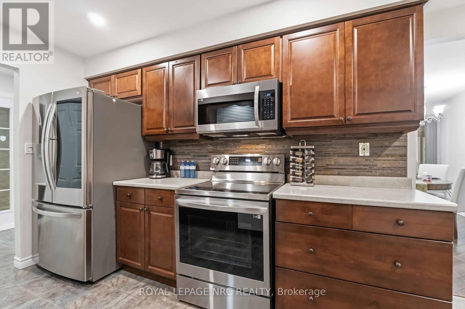 18 October Drive, St. Catharines, Ontario  L2N 6T2 - Photo 9 - X13575188