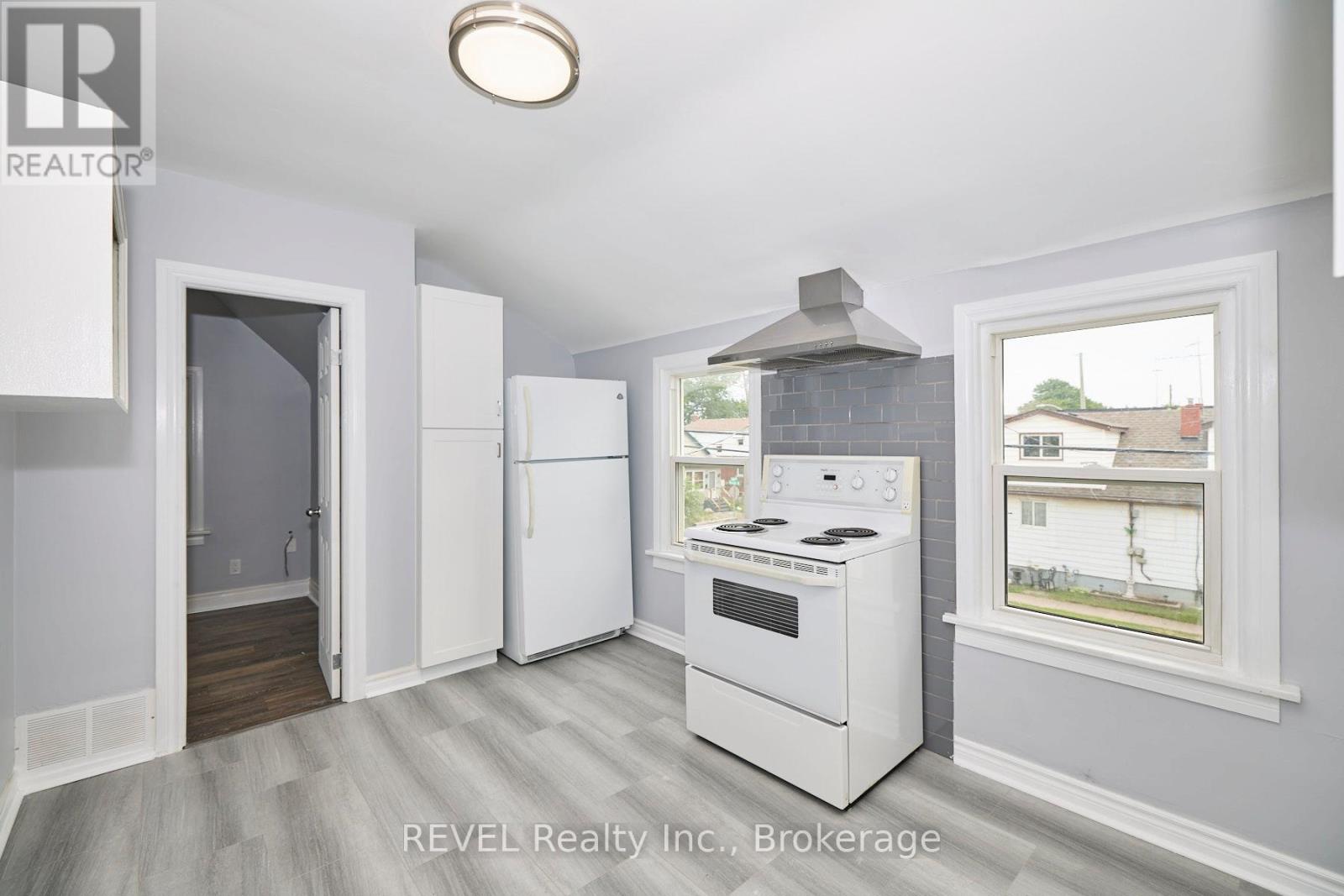 43 Cosby Avenue, St. Catharines, Ontario  L2M 5R7 - Photo 10 - X13575464