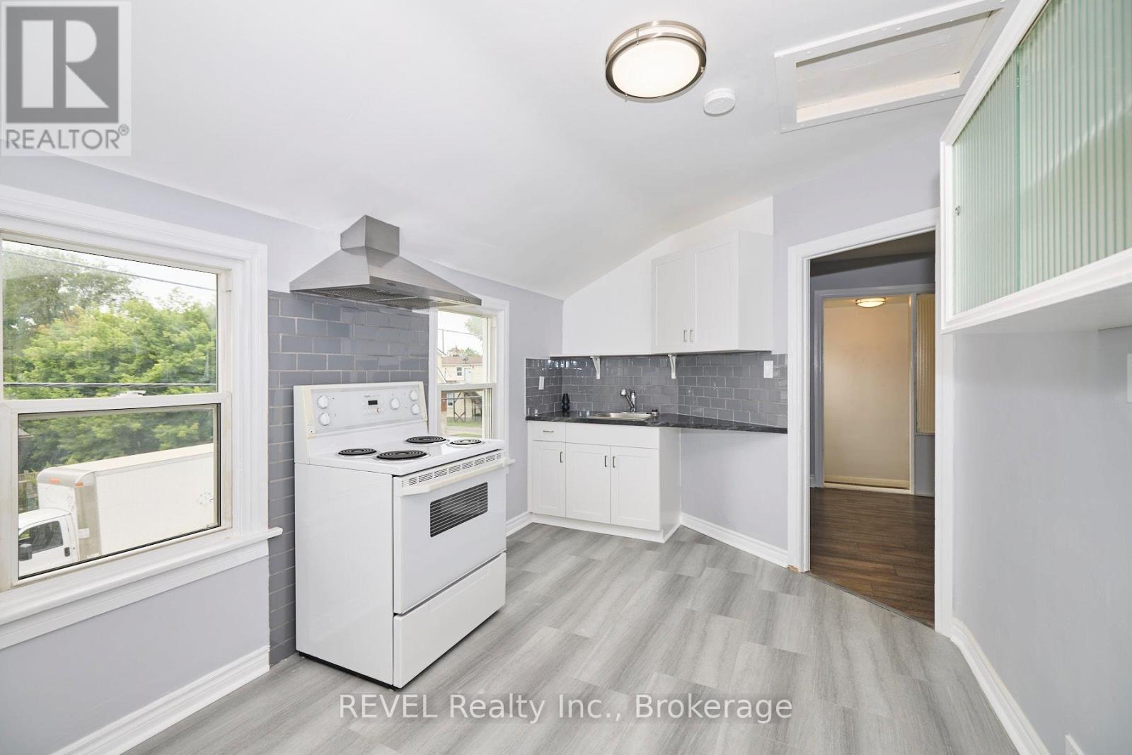 43 Cosby Avenue, St. Catharines, Ontario  L2M 5R7 - Photo 11 - X13575464