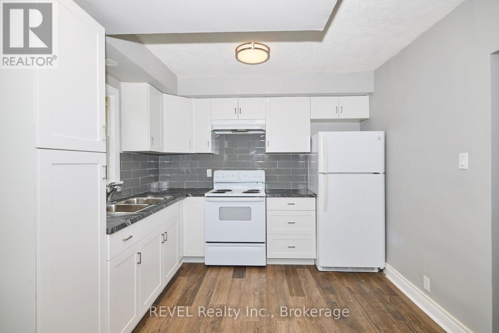 43 Cosby Avenue, St. Catharines, Ontario  L2M 5R7 - Photo 2 - X13575464