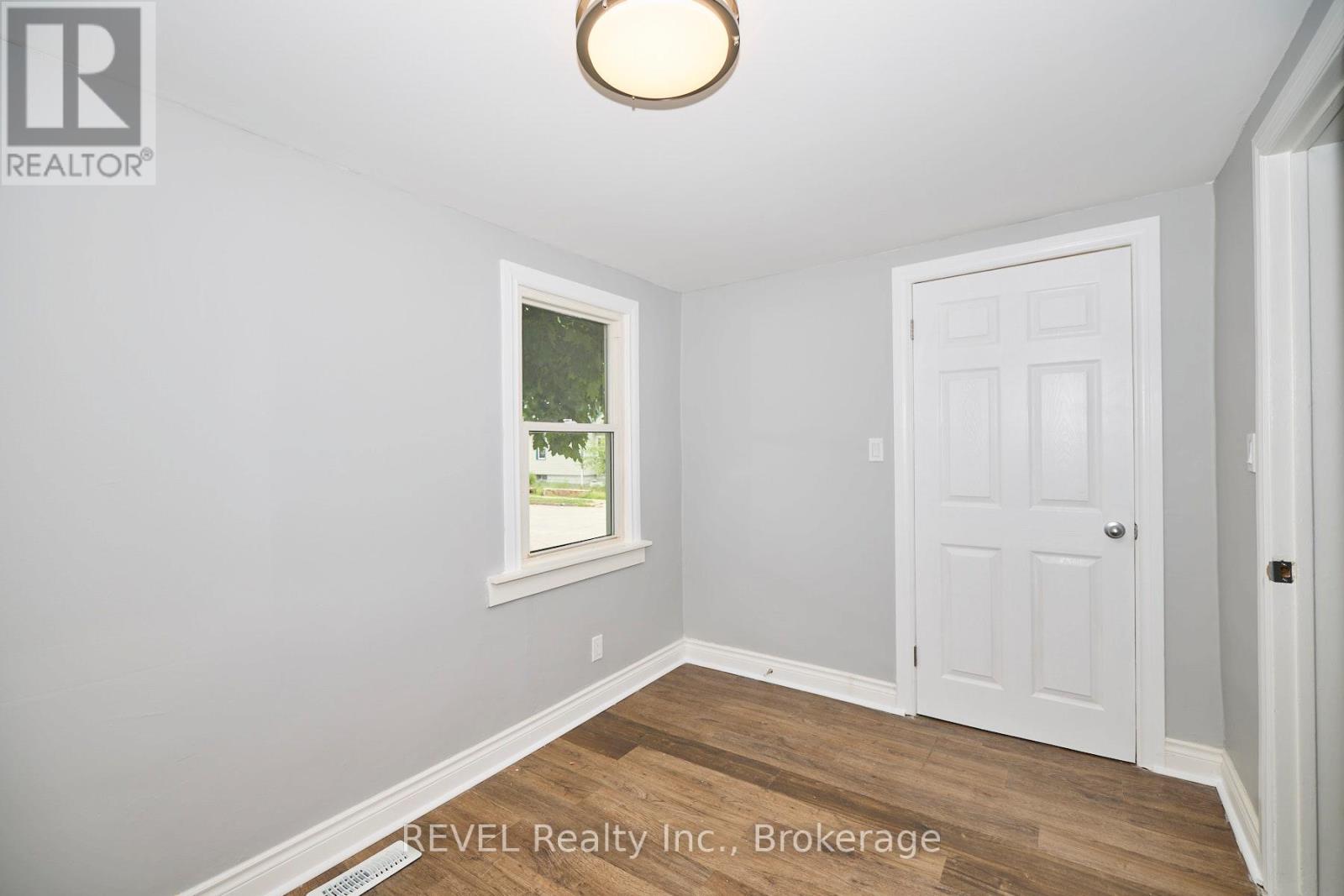 43 Cosby Avenue, St. Catharines, Ontario  L2M 5R7 - Photo 6 - X13575464