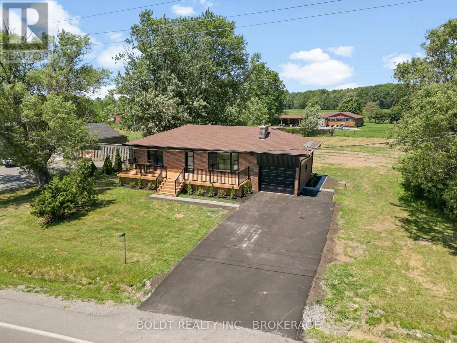 6221 Lyons Creek Road, Niagara Falls, Ontario  L2G 0L9 - Photo 2 - X13576016
