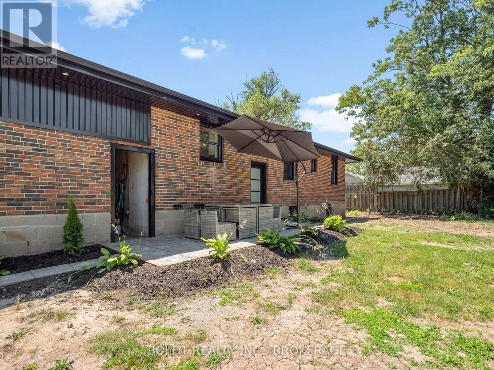 6221 Lyons Creek Road, Niagara Falls, Ontario  L2G 0L9 - Photo 25 - X13576016