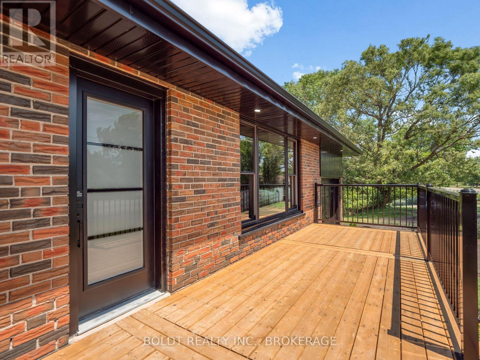 6221 Lyons Creek Road, Niagara Falls, Ontario  L2G 0L9 - Photo 3 - X13576016