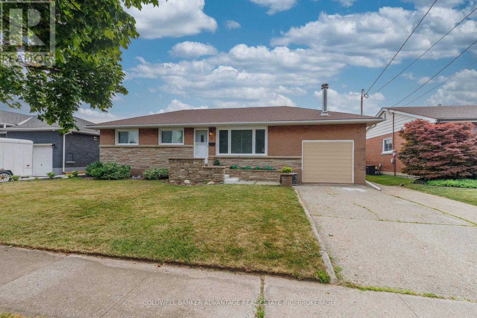 77 Balmoral Avenue, Welland, Ontario  L3B 1S5 - Photo 2 - X13576078