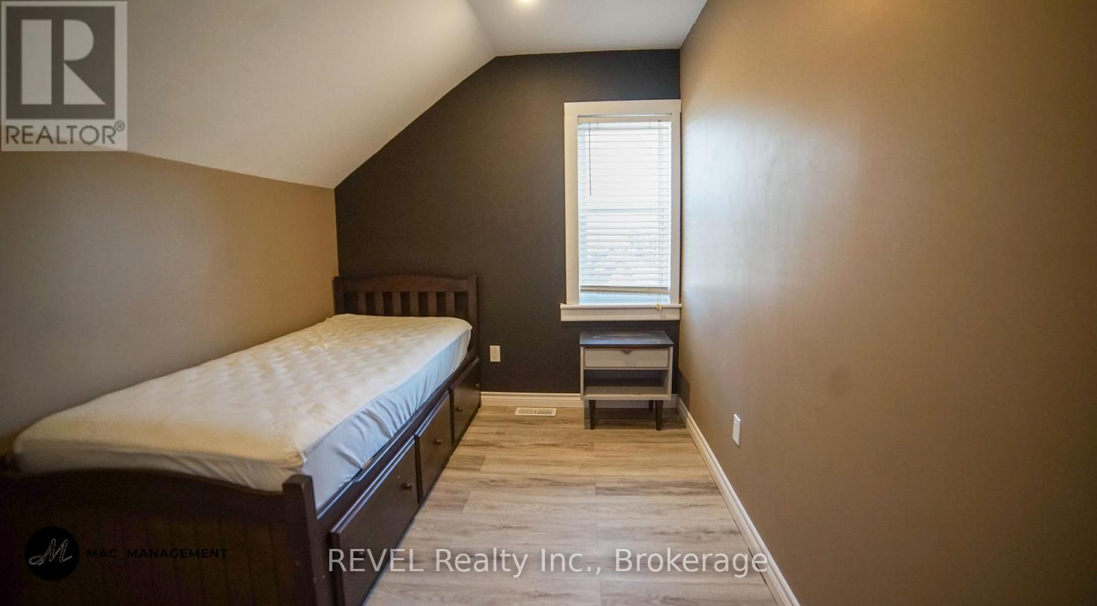 32 Edmund Street, St. Catharines, Ontario  L2R 2G2 - Photo 11 - X13578574