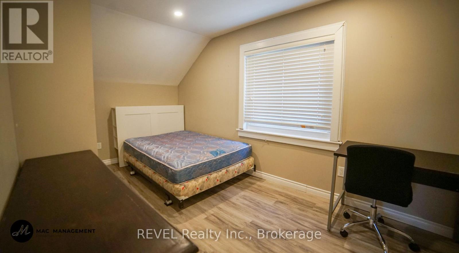 32 Edmund Street, St. Catharines, Ontario  L2R 2G2 - Photo 14 - X13578574
