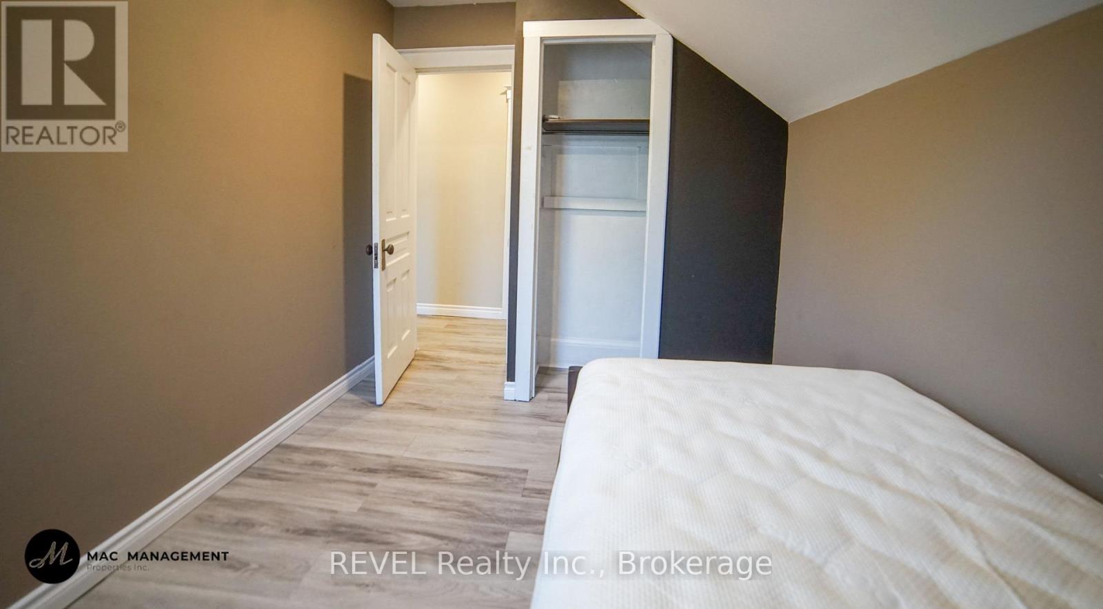 32 Edmund Street, St. Catharines, Ontario  L2R 2G2 - Photo 16 - X13578574