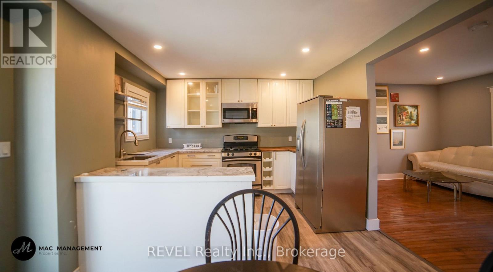 32 Edmund Street, St. Catharines, Ontario  L2R 2G2 - Photo 6 - X13578574