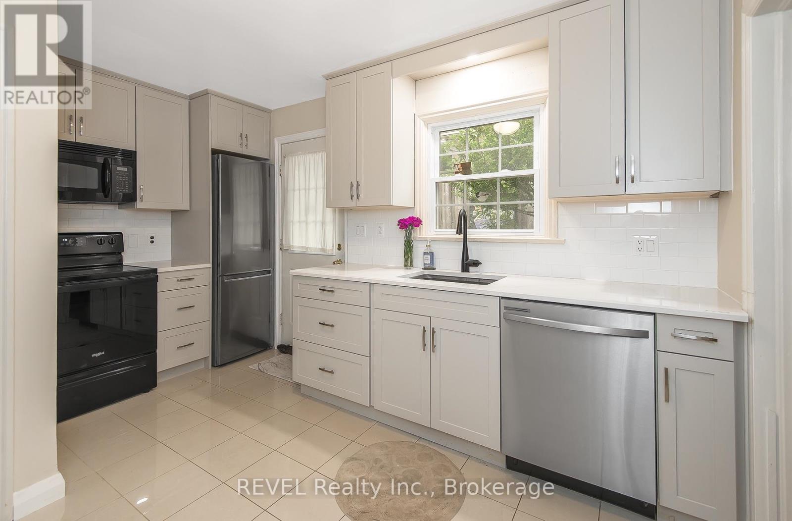 113 St. Paul Crescent, St. Catharines, Ontario  L2S 1M7 - Photo 11 - X13578824