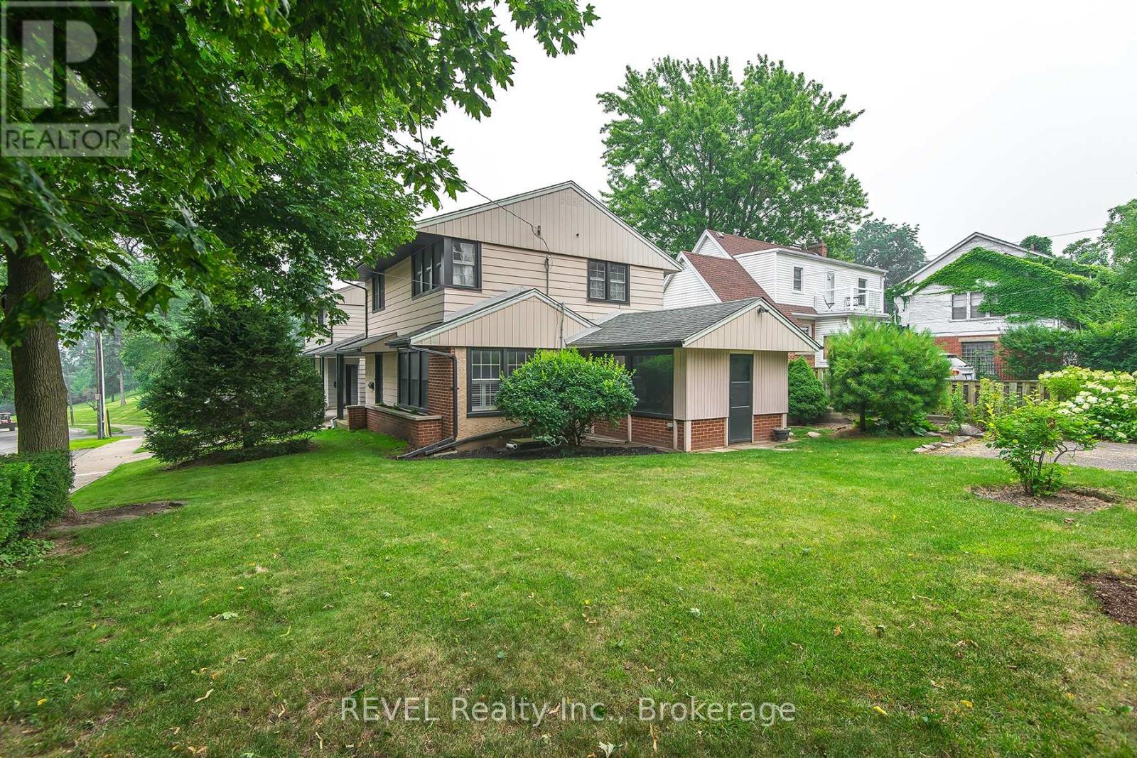 113 St. Paul Crescent, St. Catharines, Ontario  L2S 1M7 - Photo 4 - X13578824